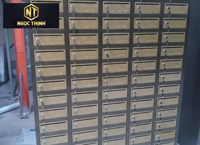 Tủ  locker sắt đựng thư màu  ghi 09 Tủ  locker sắt đựng thư màu  ghi 09